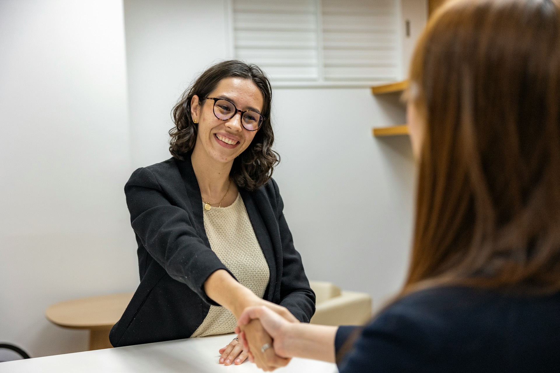 How to Introduce Yourself in German (A1) – With Questions, English & Hindi Pronunciation